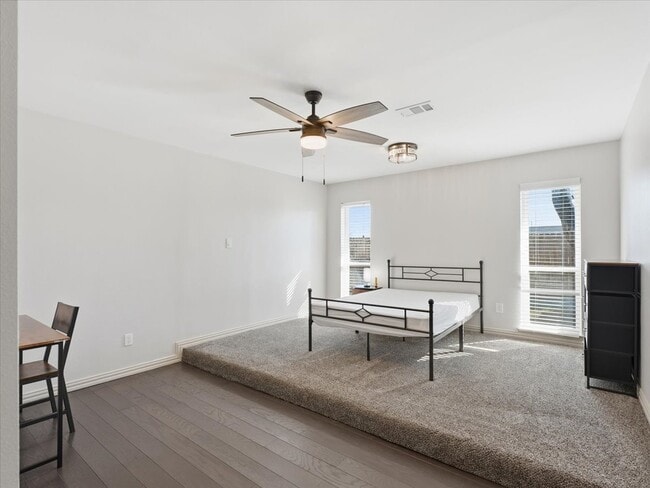 Photo - 7010 Lakeshore Dr