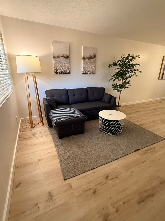 Photo - 3301 E Earll Dr