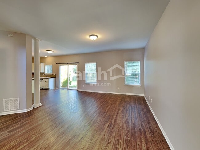 Photo - 204 Stearn Dr