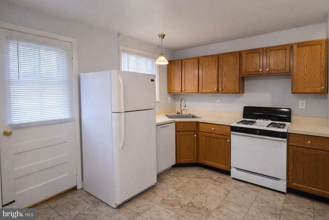 Photo - 9204 51st Ave