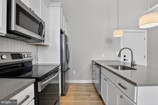 Building Photo - 1935 N 2nd St Unit 403