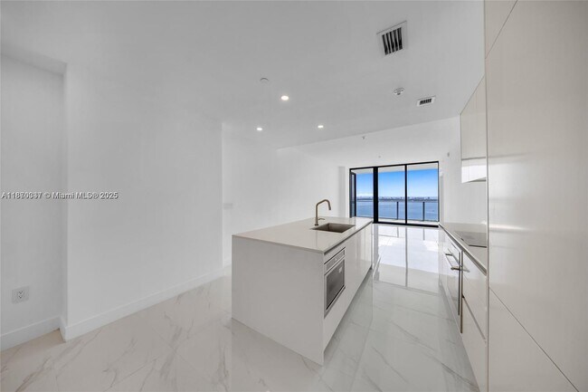 Photo - 700 NE 24th St Unit 4704