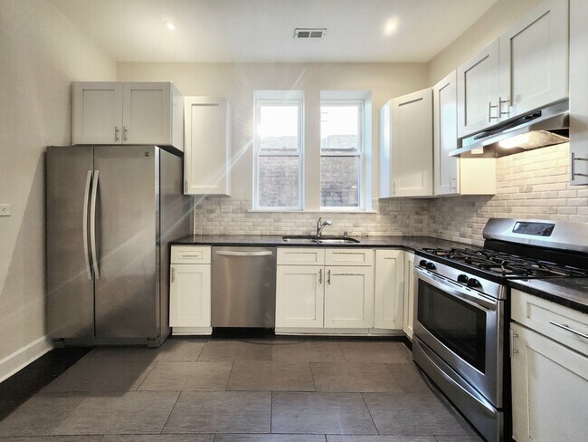 Photo - 4012 W Armitage Ave Unit 2F