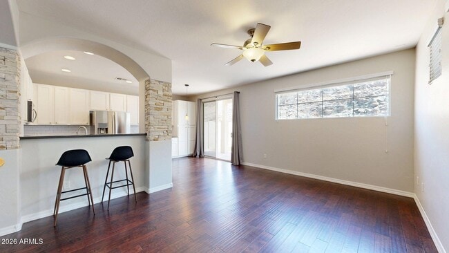 Photo - 451 W Mountain Sage Dr