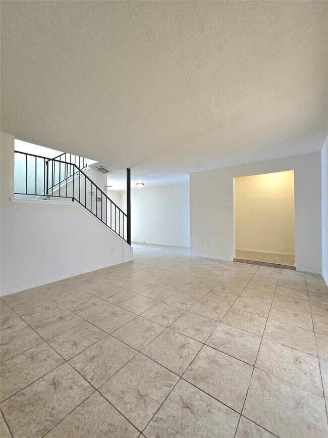 Photo - 7063 Chasewood Dr