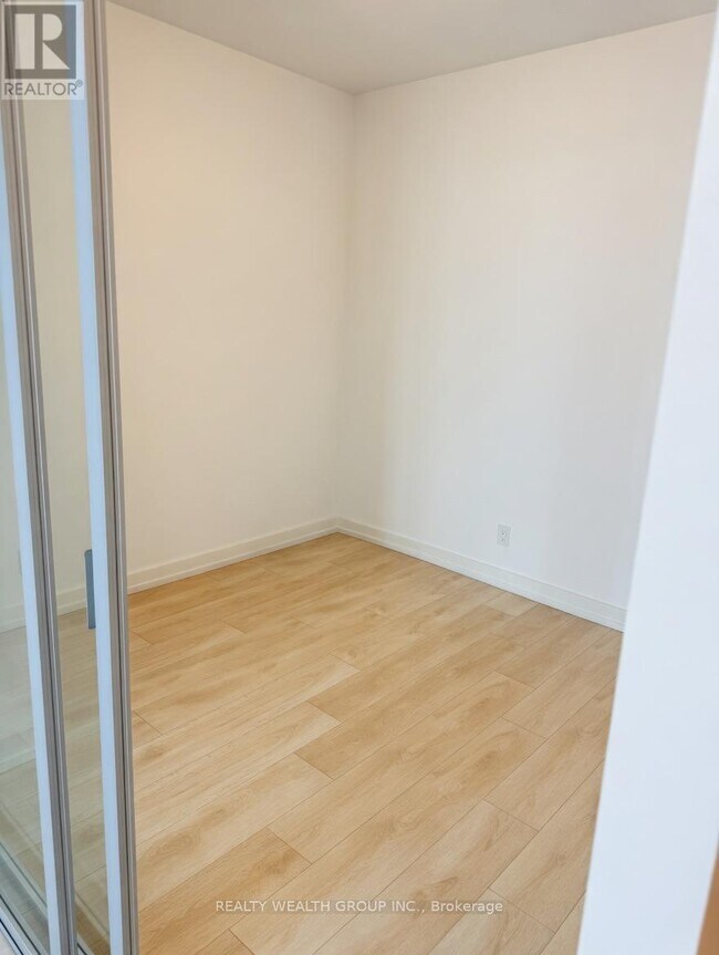 Photo - 75 James St S Unit 1609