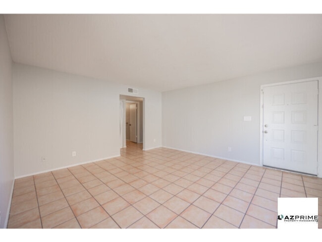 Photo - Exceptional 3/2 Tempe Townhouse - Modern C...