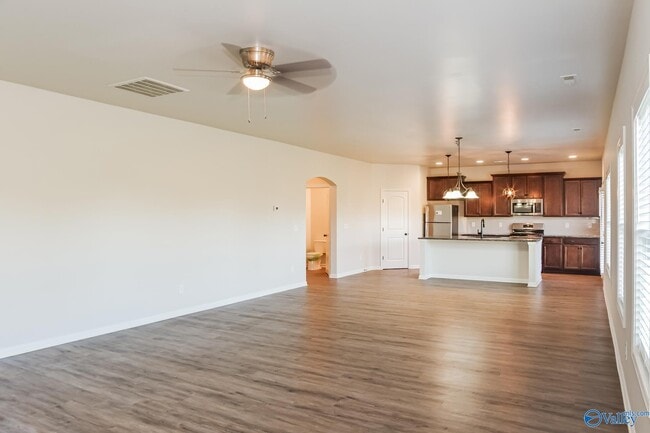 Photo - 213 Iron Cir