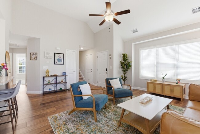 Photo - 1517 Gambill Wood Dr