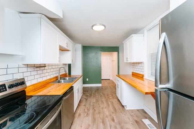 Photo - 118 Brim Way