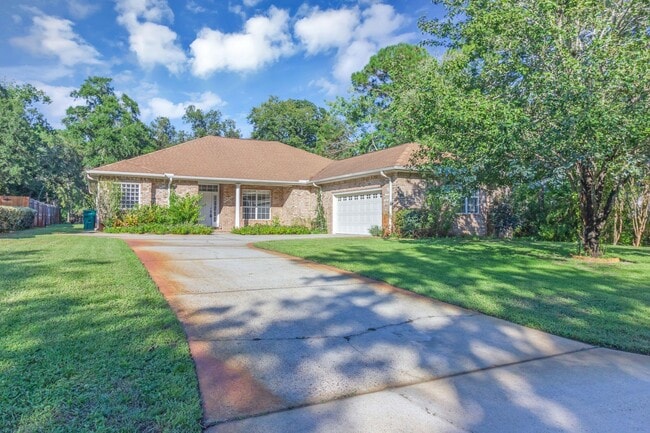 Building Photo - 1630 Oakmont Cir Rental