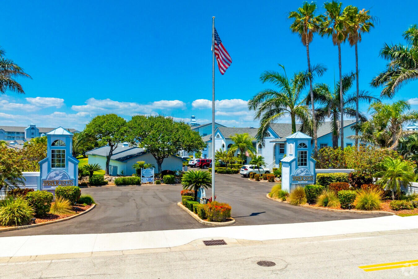 520 S Brevard Ave Cocoa Beach, FL 32931 - Harbor Isles 1