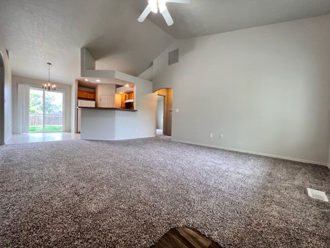 Photo - Beautiful single level home in Meridian with Community Pool!!