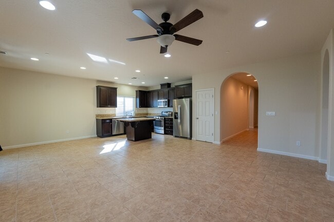 Photo - 3083 N Stanley Ave