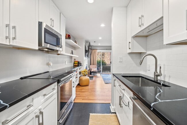 Photo - 1710 Summit Pl NW