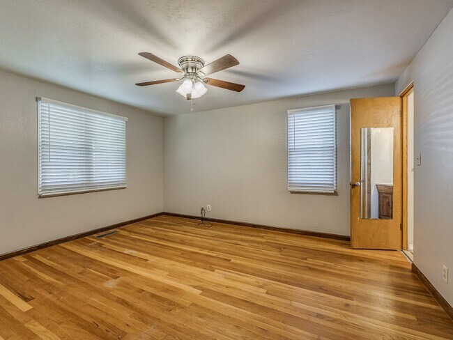 Photo - Super cute 3 bedroom bungalow