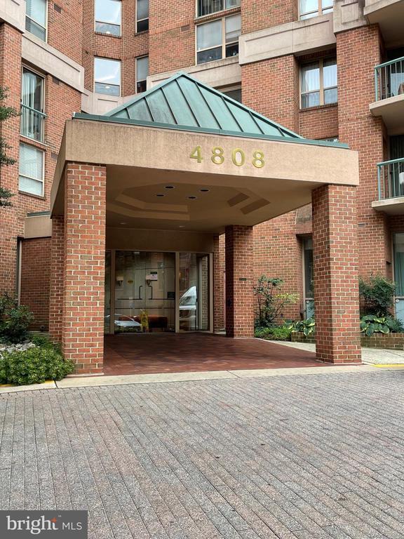 Building Photo - 4808 Moorland Ln Unit 409