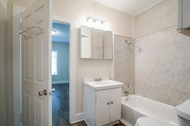 Photo - 1019 Carolyn Ct