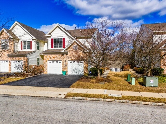 Photo - 137 Fringetree Dr