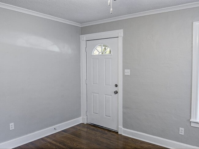 Photo - UPDATED 3 bed, 1 bath near U of M.