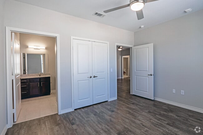 2BR, 2BT - B1 - 1100SF