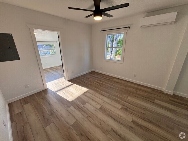 Building Photo - 150 S Nekoma Ave Rental