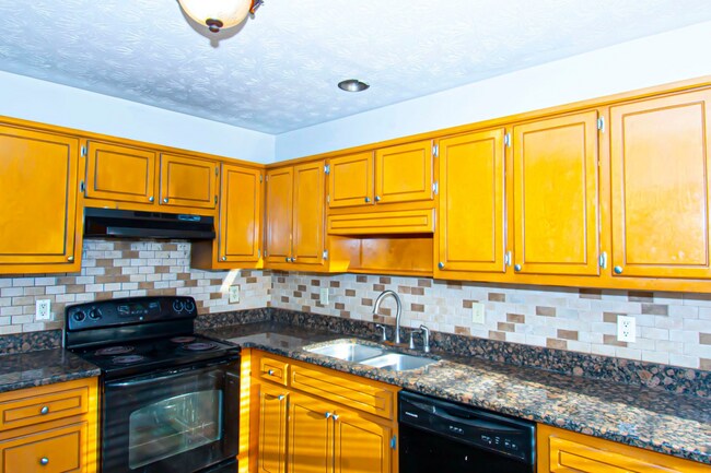 Photo - BEAUTIFUL LARGE 3 BED, 2.5 BATH. *MUST SEE*  (VIDEO TOUR)