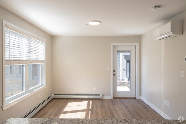 1BR, 1BA - 738SF Living Room