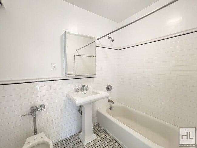 Photo - Christopher Street Unit 4I