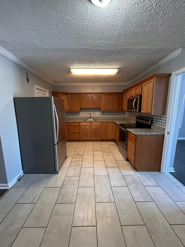 Photo - 821 Lannerton Rd