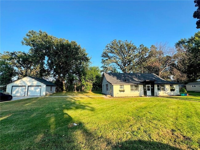 Building Photo - 5020 Welcome Ave N