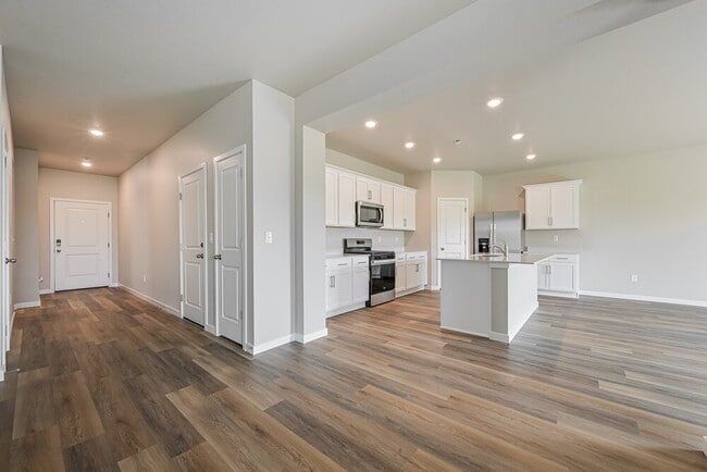 Photo - 2180 Christina St