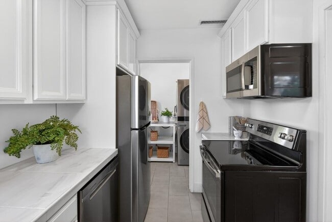 Photo - 2 bedroom | 1 bathroom | Single family in East Sac