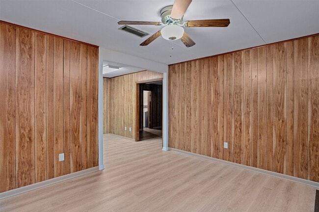 Photo - 1101 Shirley Ln