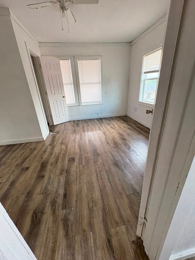 122 W Washington Ave Unit 10