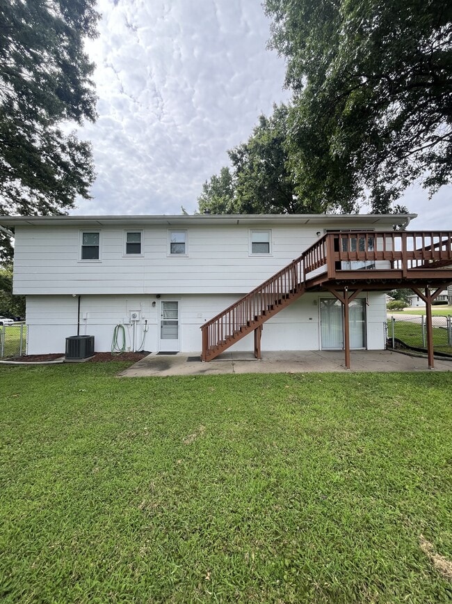 Photo - 835 E Gay St