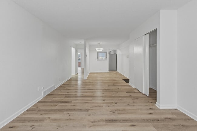 Photo - 4054 Stonehenge Dr Unit 1