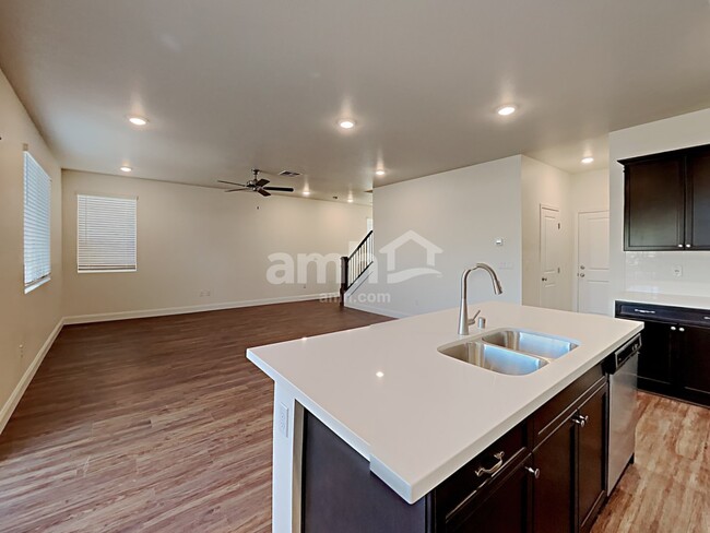 Photo - 6023 Schmidt St