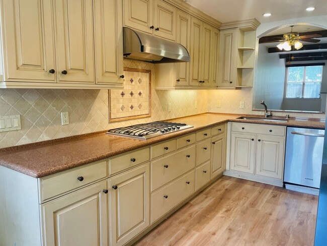 Photo - Wonderful 3 Bed 2.5 Bath Townhouse In Mountain View. Beautiful Vinyl Plank Flooring Installed Thr...