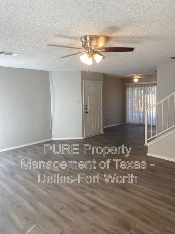 Photo - 2415 Oak Manor Unidad #B Rental