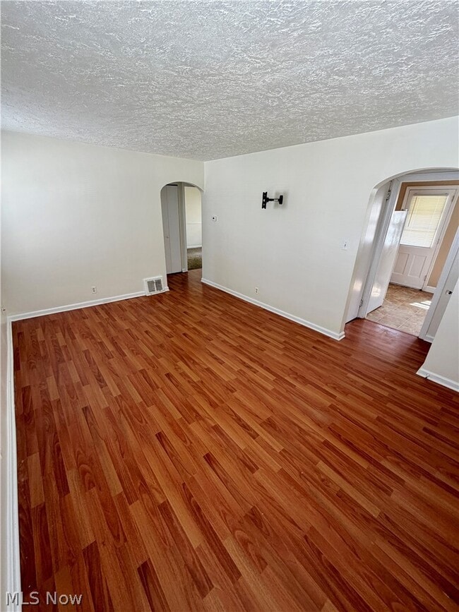 Photo - 26 Meadowbrook Ave