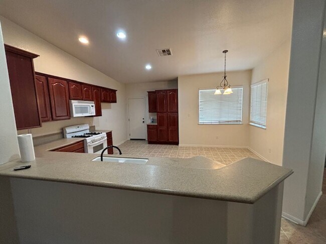 Photo - 2887 Wensley Ave