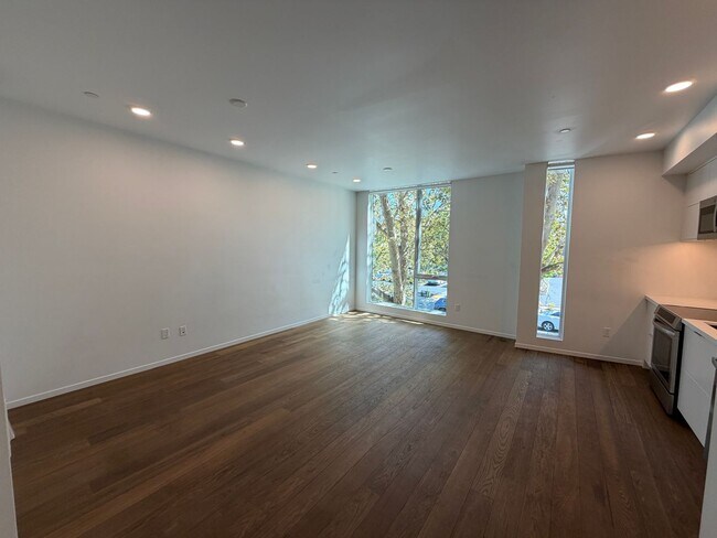 2419 Binnen Ln