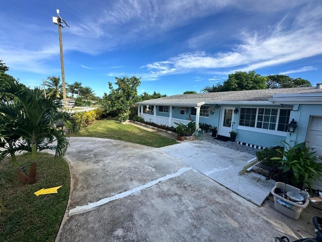 Photo - 104 NE 16th Ave