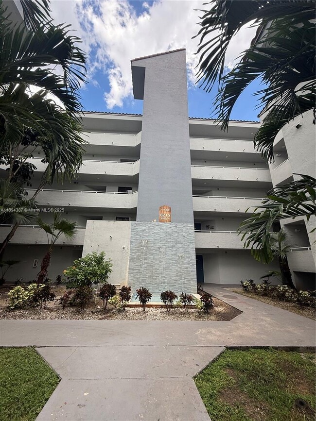 Building Photo - 8215 SW 152nd Ave Unit G-405