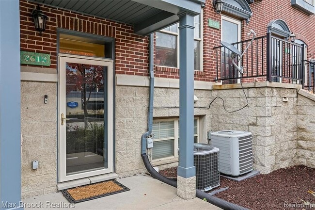 Photo - 2612 Woodward Ave