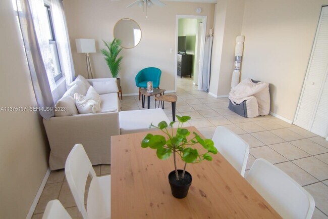 753 Michigan Ave Unidad 2D
