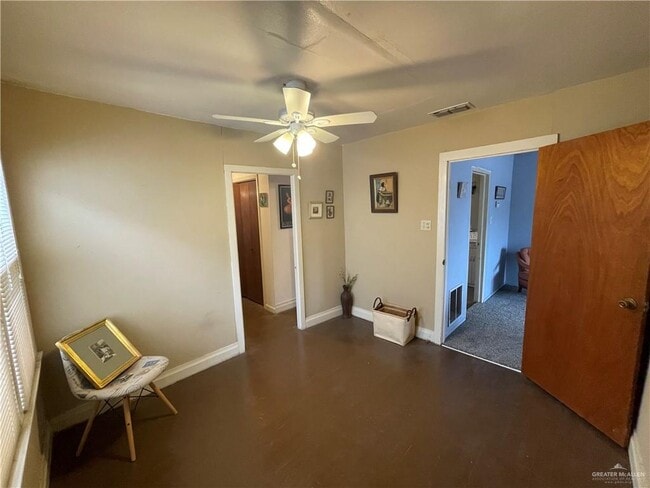 207 W Clark Ave