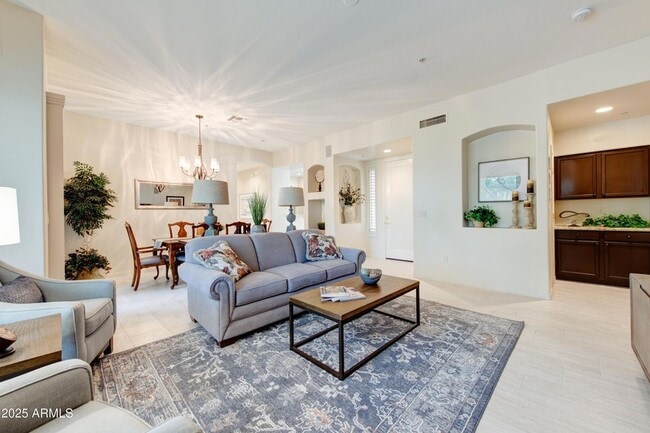 Building Photo - 16420 N Thompson Peak Pkwy Unit 1013