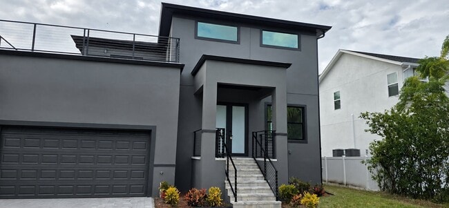 Building Photo - 4716 W Euclid Ave